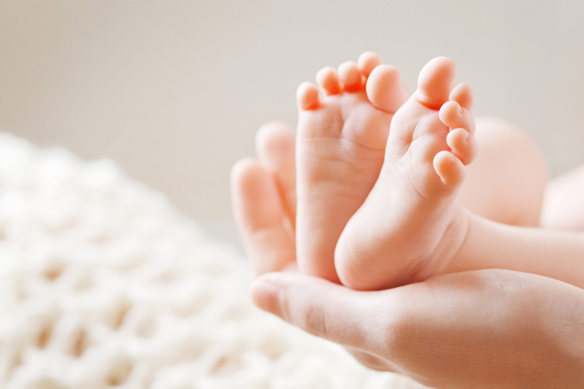 Comment choisir son faire-part pour la naissance d’une fille ?